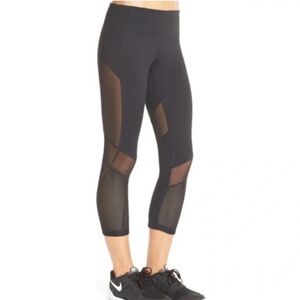 Zella Black Live In Mesh Panel Detail Capri Leggings L Large